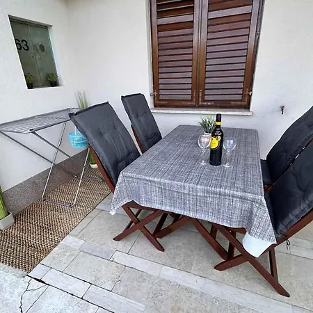 Beachfront In 44653 Apartmán Rabac